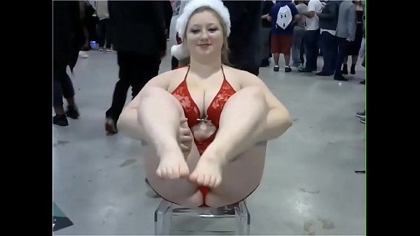 Piggy-Con bionda paffuta. grande bottino