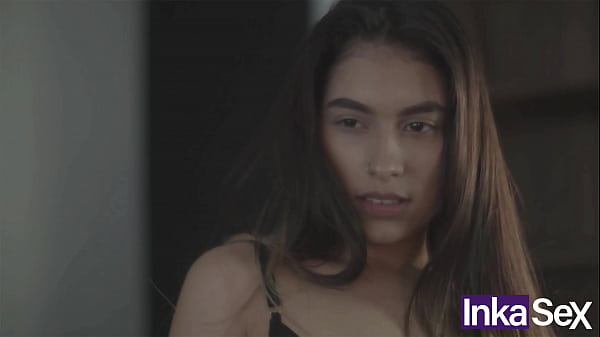 Menina adolescente exótica brincalhona