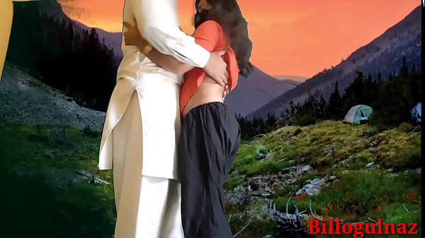 Bruder fickt Stiefschwester im Teenageralter im Freien